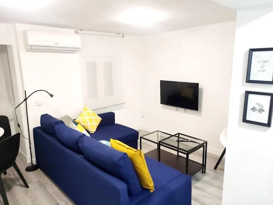 Acogedor Apartamento Familiar En Area Residencial-1